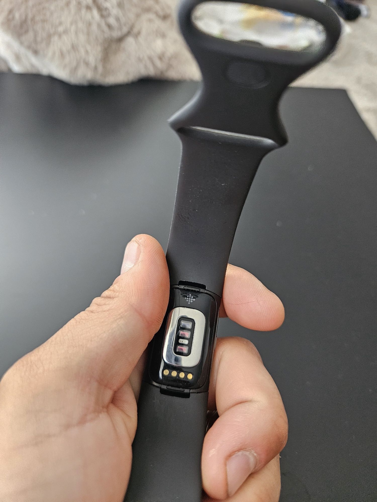 Bratara fitness Fitbit Charge 6, GPS + GLONASS, Bluetooth, NFC, Negru