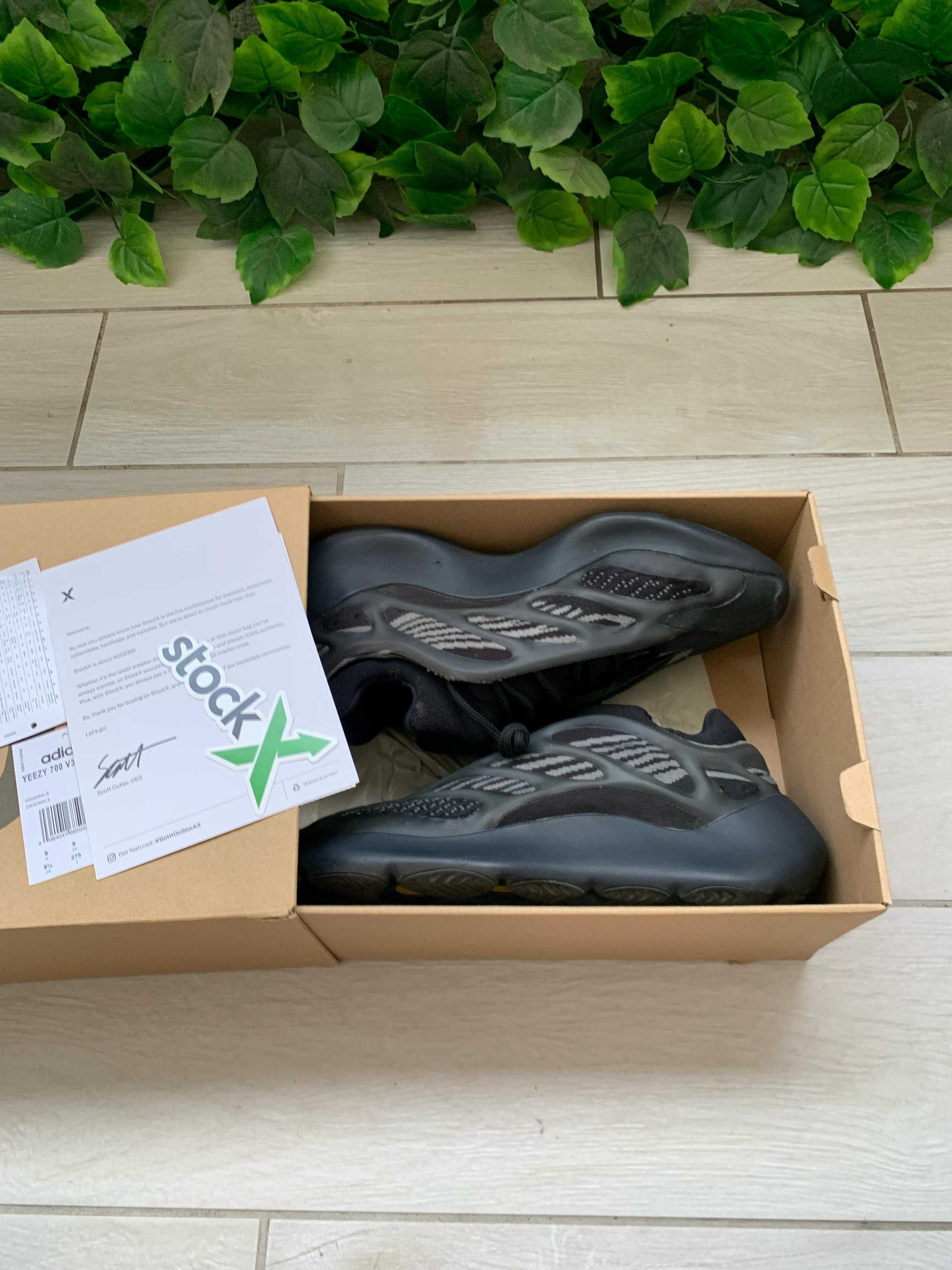Adidas Yeezy 700 V3 Alvah / 43 1/3