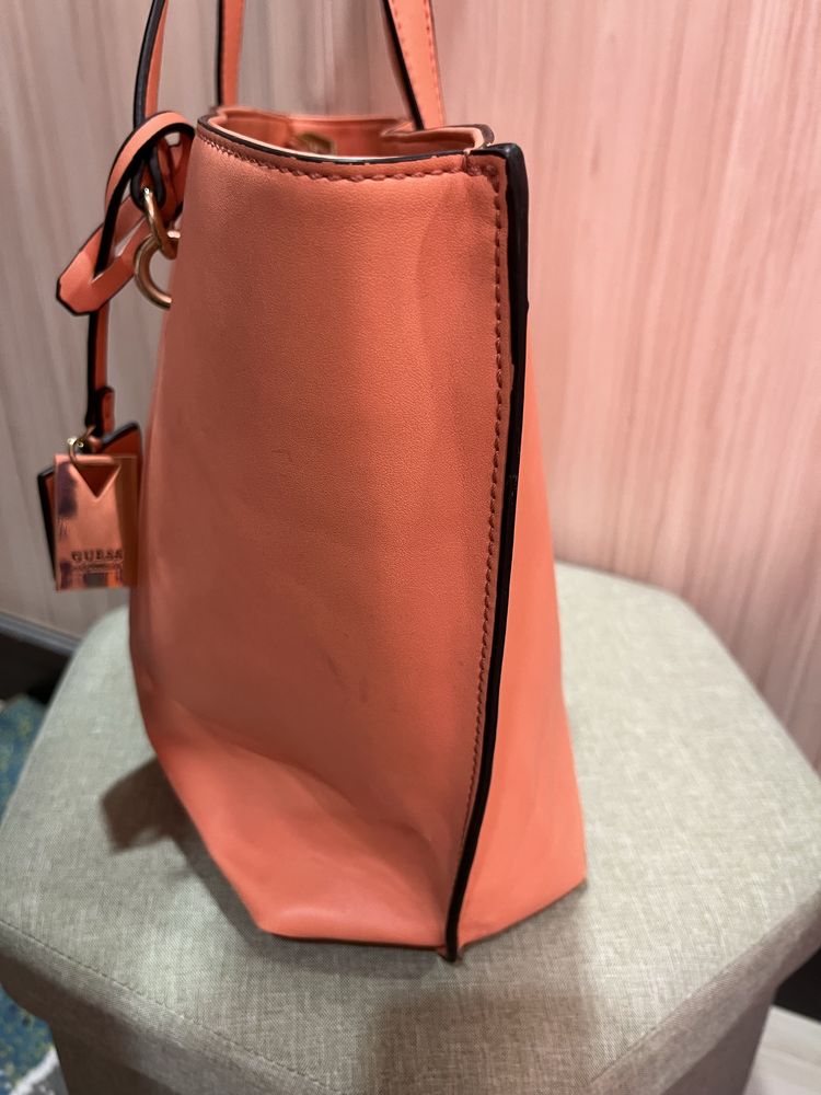 Дамска чанта GUESS