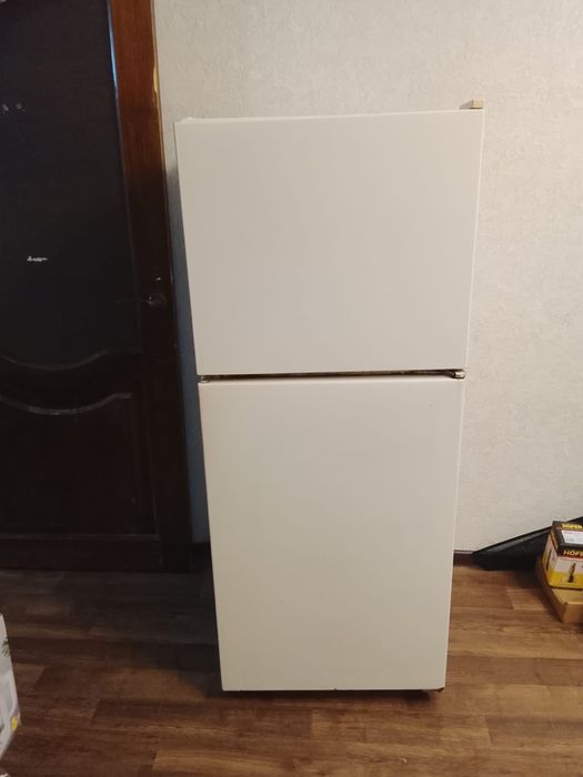 Холодильник рабочий