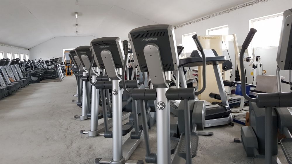 Biciclete eliptice Life Fitness 95 xe tv display