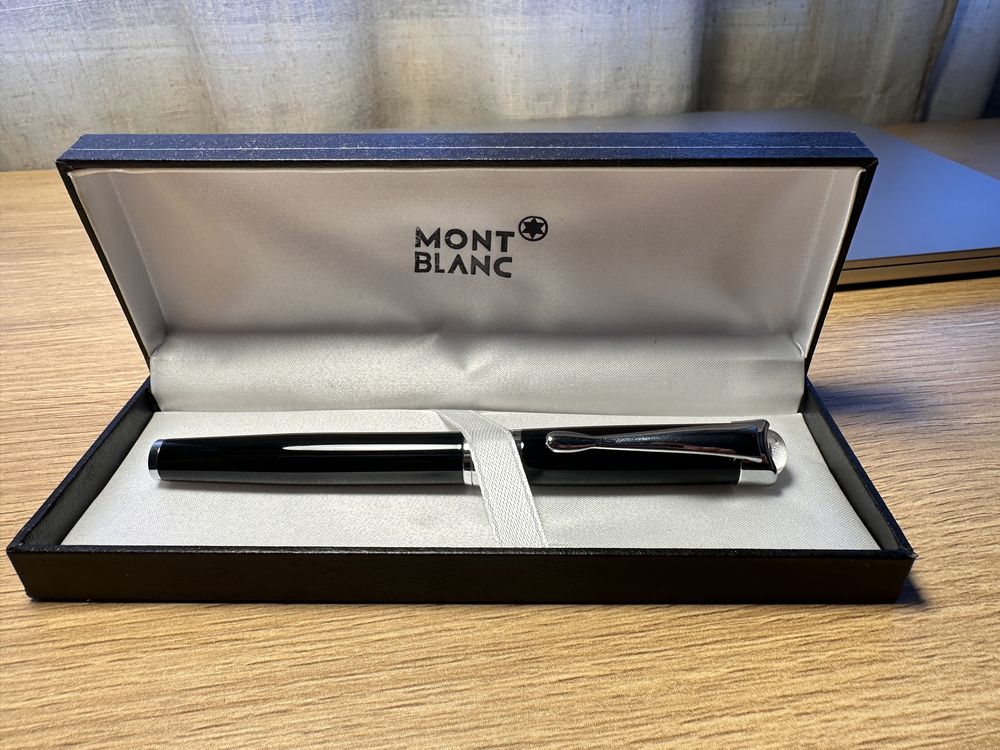 Stilou Mont Blanc negru, fountain pen, rezerva/cerneala