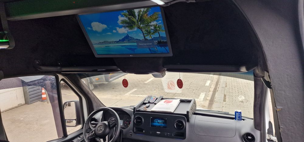 Mercedes Sprinter, 8+1 locuri, varianta XXL