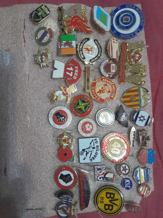 Оригинални футболни значки