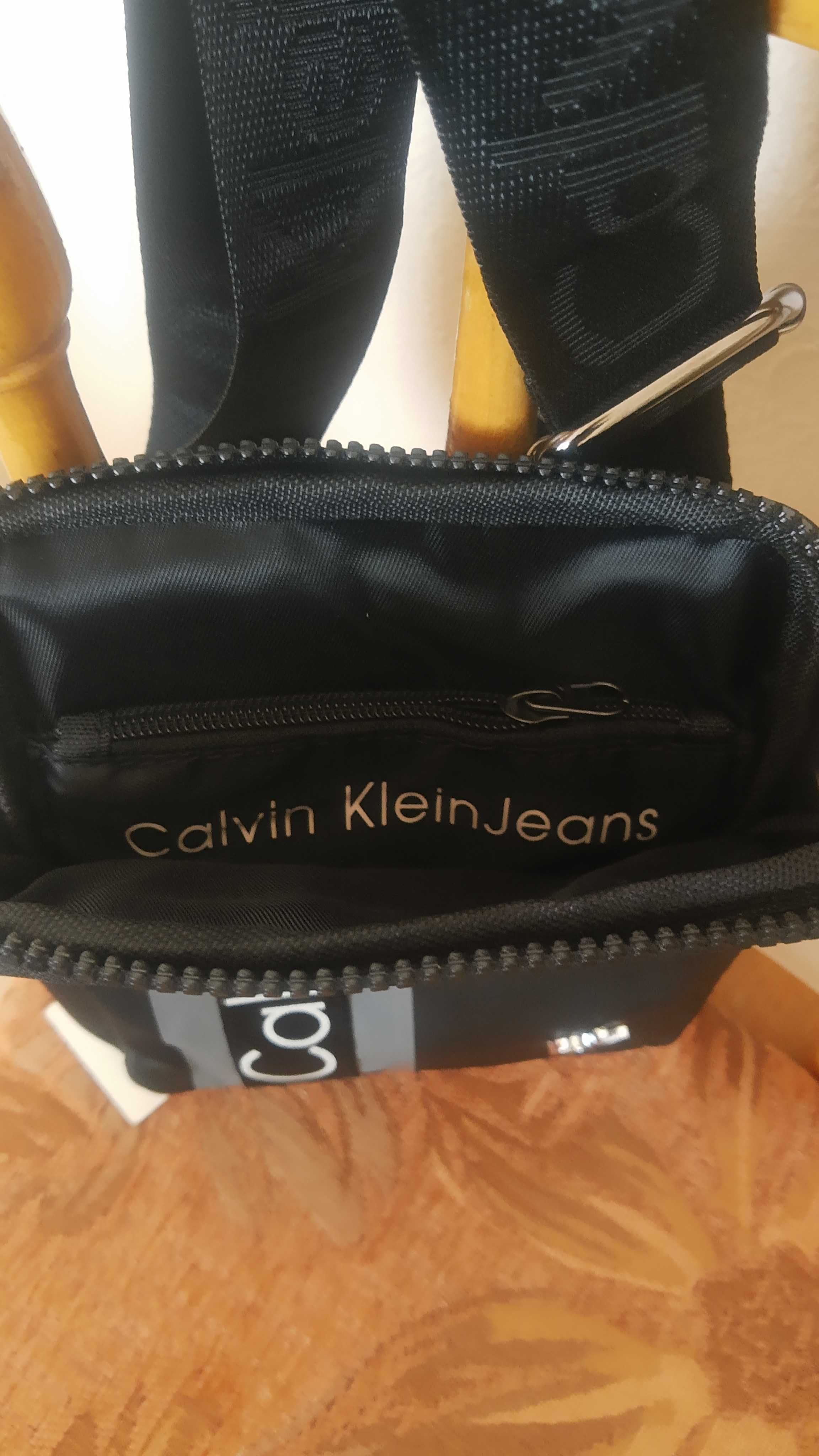 Мъжка чантичка Calvin Klein