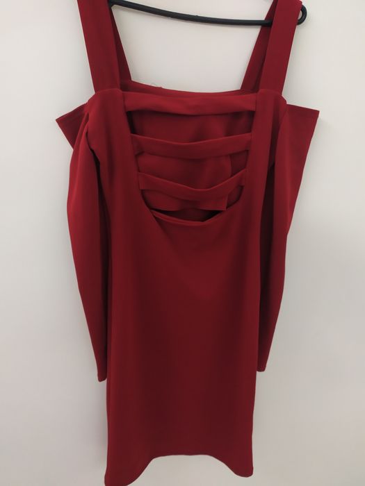 Къса рокля в червен цвят