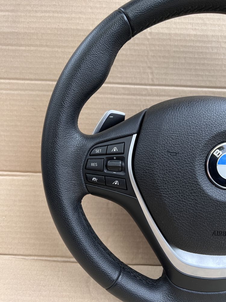 BMW F30/31/32 Волан с пера и всички копчета.