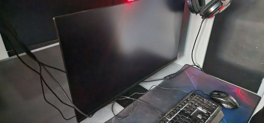 Продается мониторы компьютерные