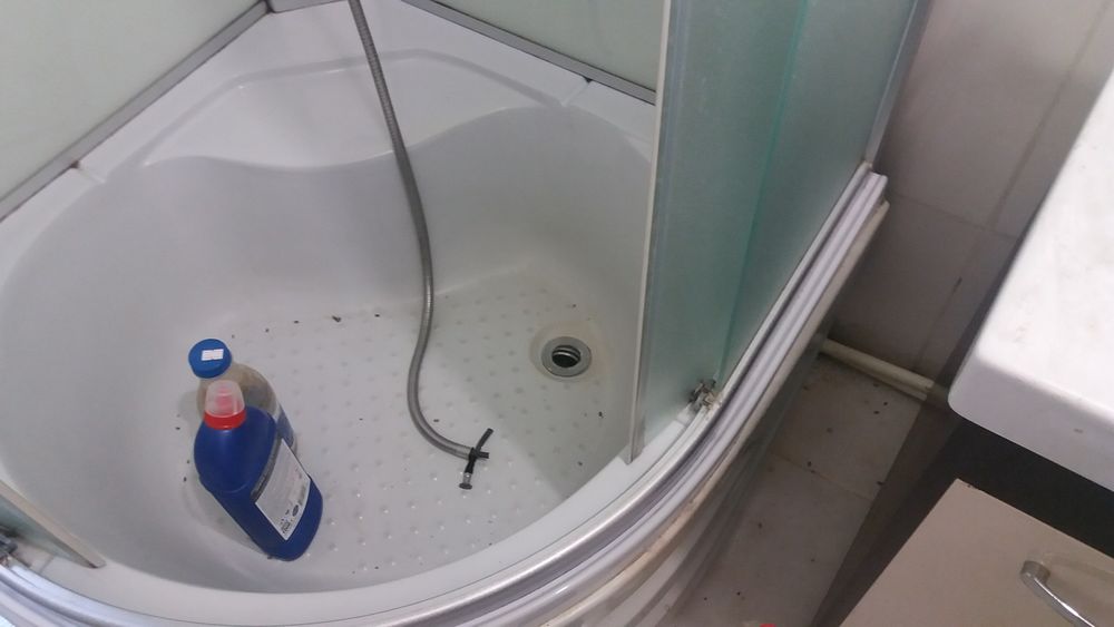 Душевая кабина 90×90 с глубоким поддоном. В хорошем состоянии!