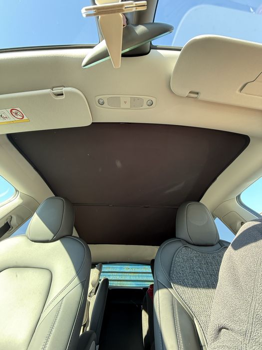 Сенник за Tesla Model Y
