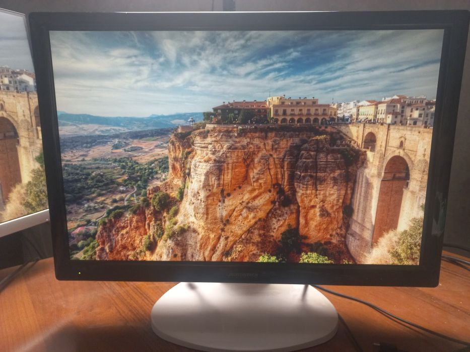 Монитор Joyontech, хорошее состояние