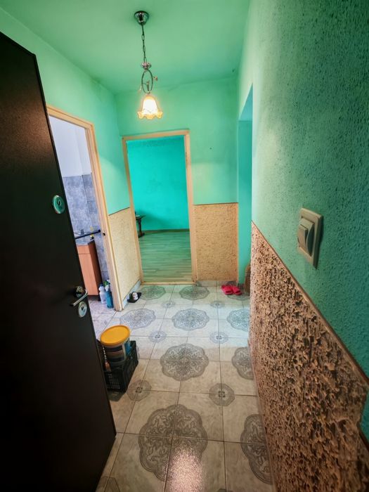 Vând apartament 4 camere