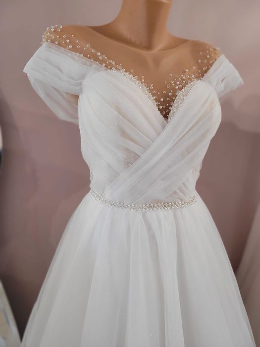 Vand rochie de mireasa