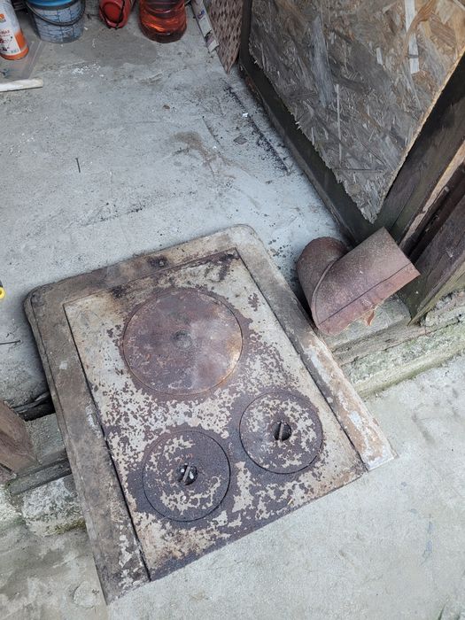 Vând plită din fontă