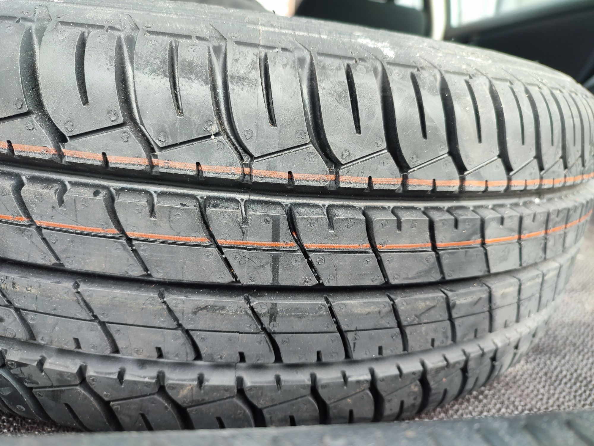 2 летни гуми Hankook 195/65/15 и  джанта с гума за Тойота Корола