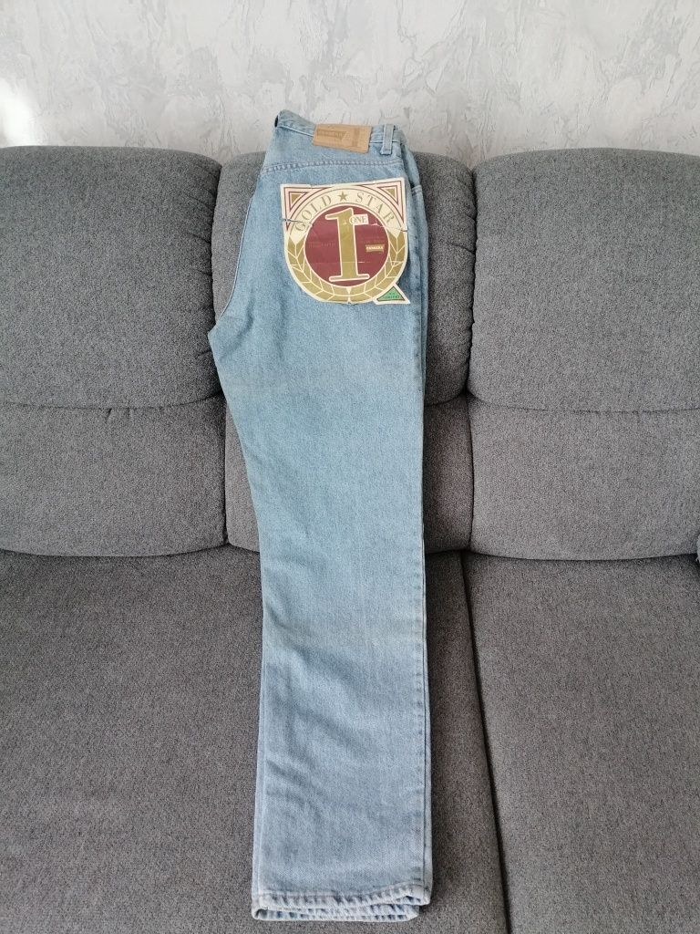 Продам фирменные брюки.