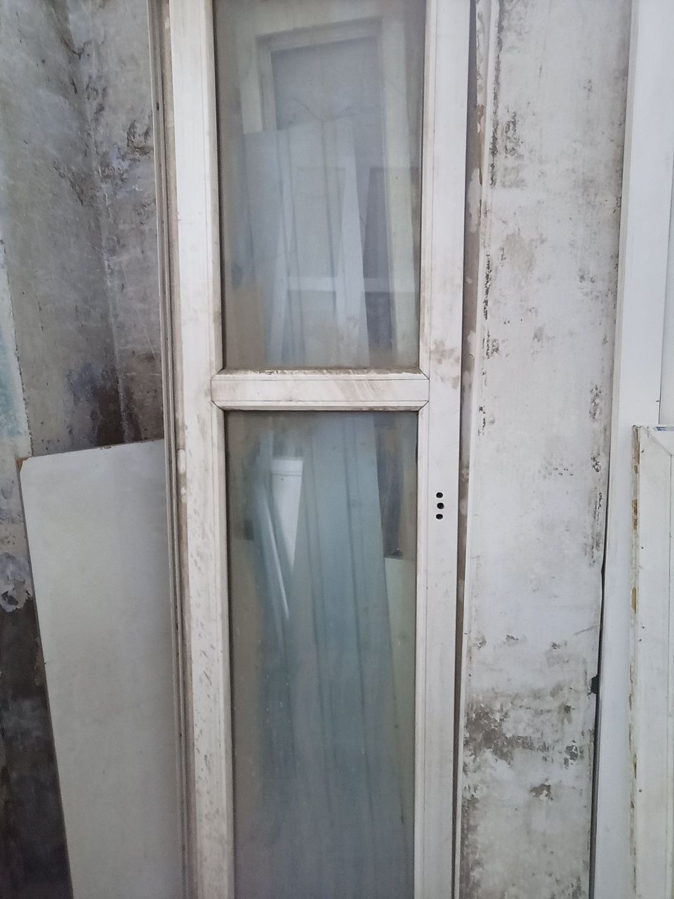 Продам балконную дверь