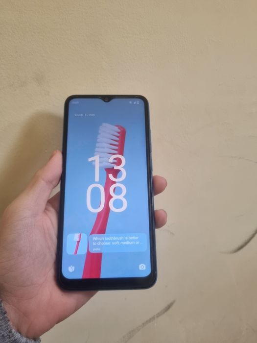 Poco c 50 aybi umuman  yoq holati yaxshi holatda karobkasi yoq