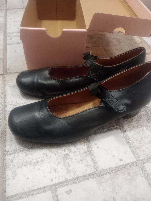 Скарпини за народни танци