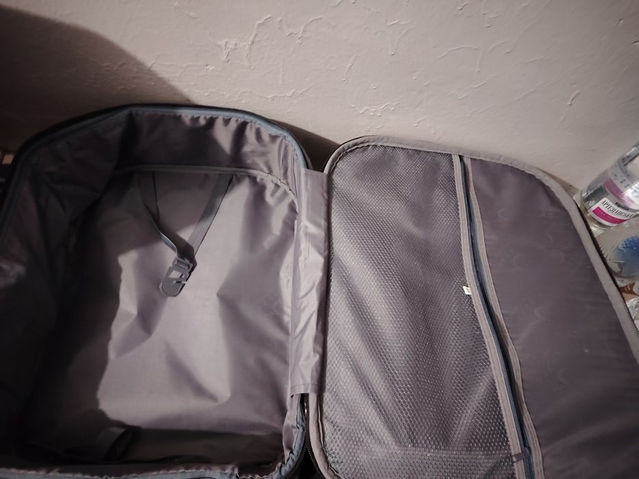 Troler negru spațios