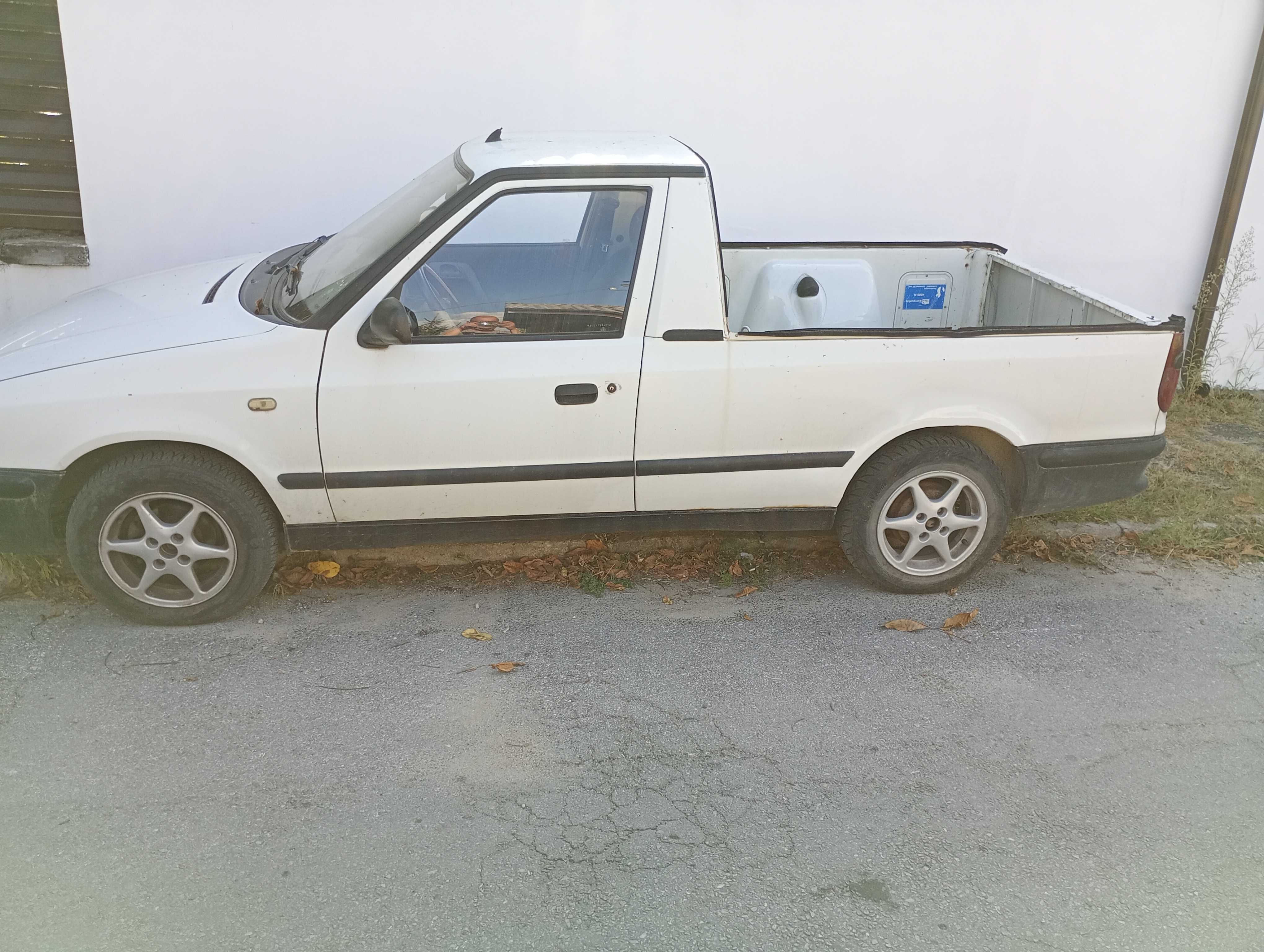 Продавам пикап vw caddy