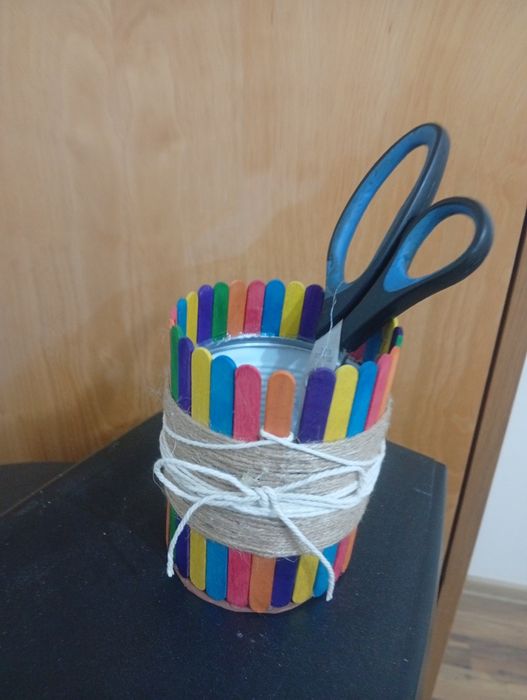 Кутия за моливи.
