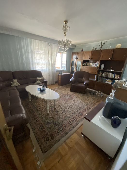 De Vanzare Apartament 3 Camere Bloc 1990 Pret 80.000€