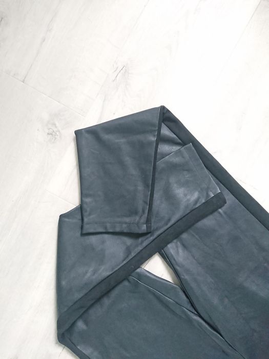 Pantaloni de imitație piele Zara, L femei