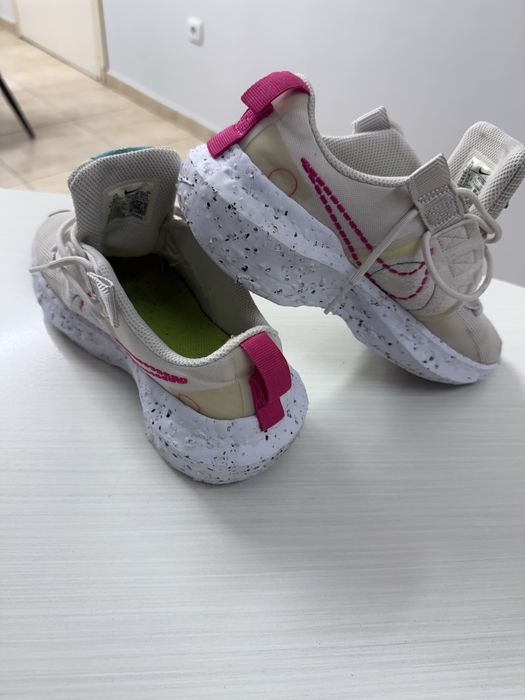 NIKE 36 paзмер,22.5см,дамски,детски маратонки