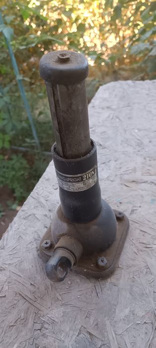 Домкрат toyota prado