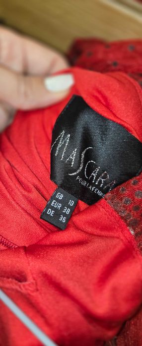 Уникална червена рокля с камъни