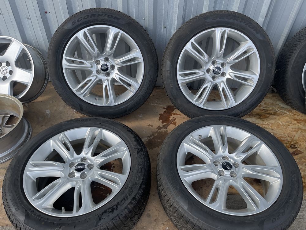 Set de 4 jante R20 cu anvelope de iarna Pirelli pentru Range Rover