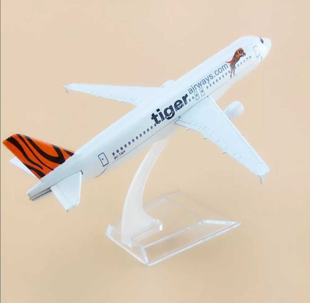 Macheta avion Tiger Airways Singapore / metal / 16 cm