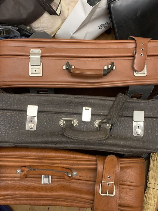 Чемоданы совесткие, отдам всё за 15000(торг уместен)