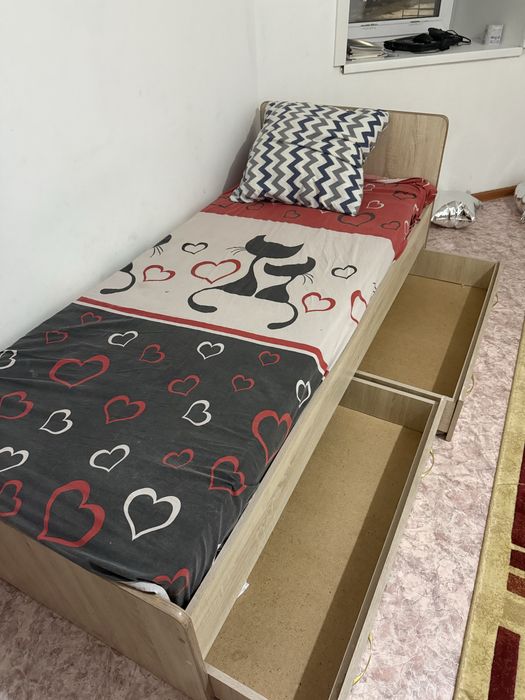 Кровать односпальная