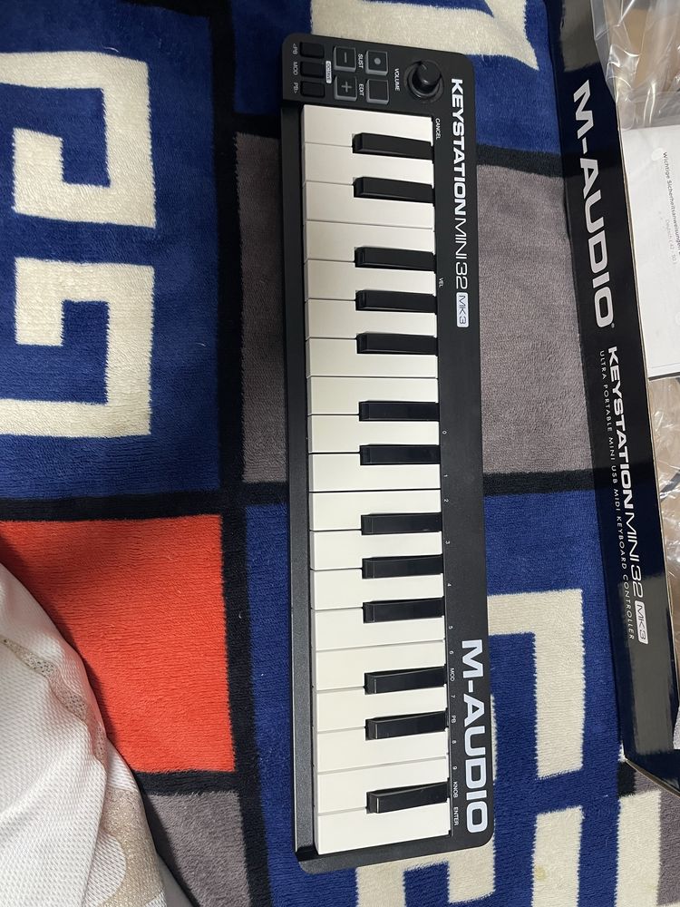 Midi клавиатруа M-audio keystation mini 32