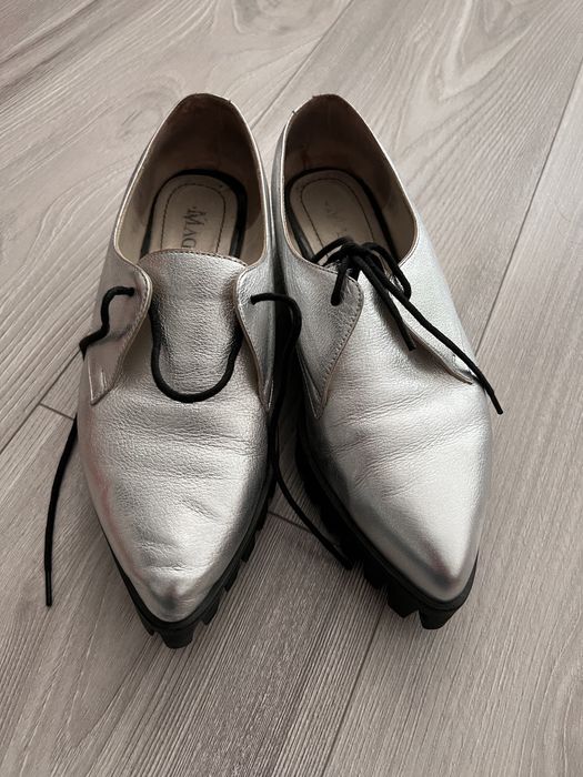 Pantofi piele argintii magnetique
