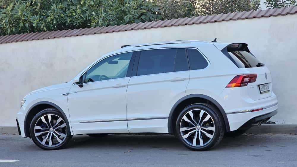 VW Tiguan R-LINE 2.0TDI 190cp 4x4 DSG Matrix HUD Pano Cam360gr FULLL