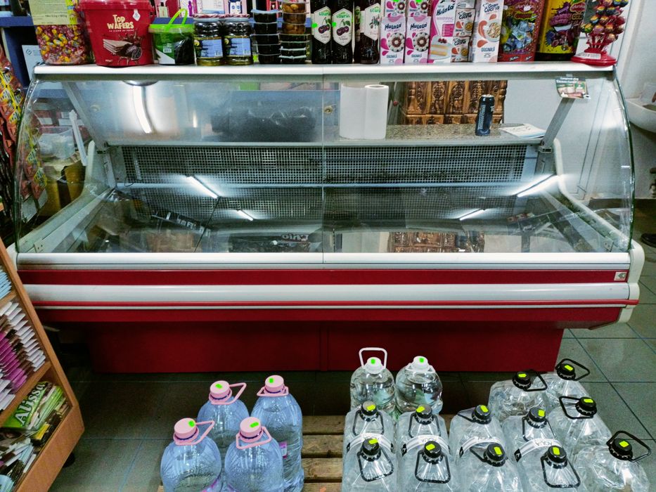 Vitrina mezeluri 2 metri