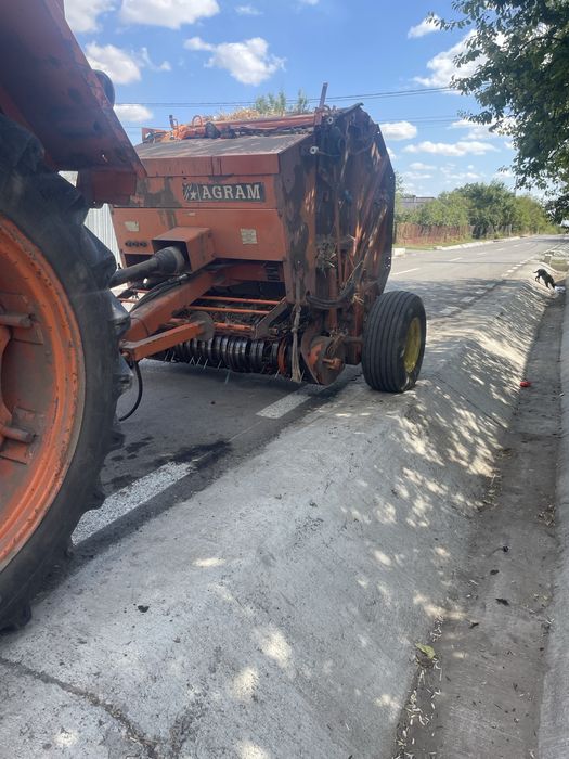 Se vinde presa de baloti