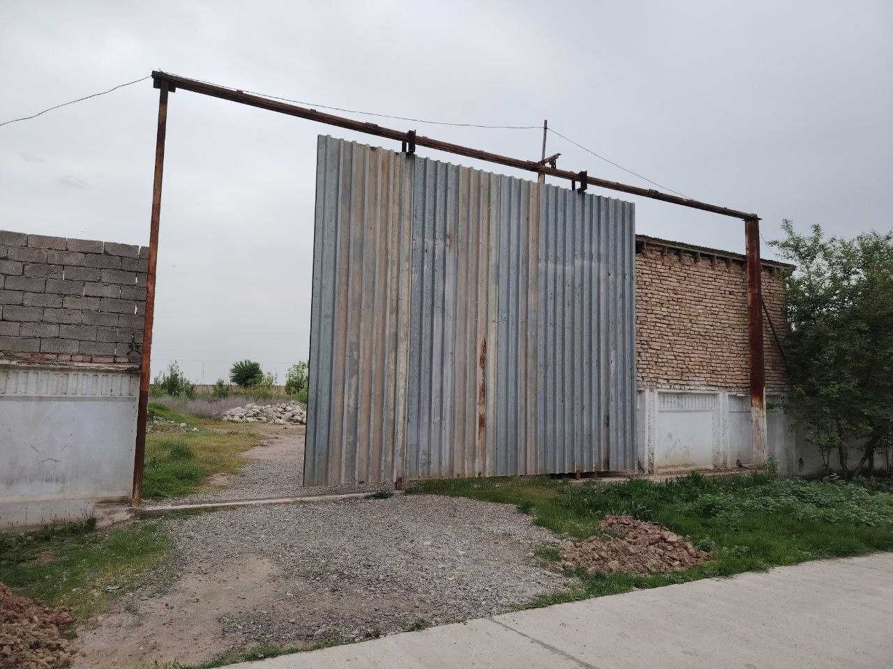 Shahrisabz tumanida Sutni qayta ishlash sexi binolari sotiladi.