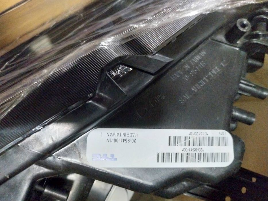 Предни фарове Nissan Rogue/X-trail T32