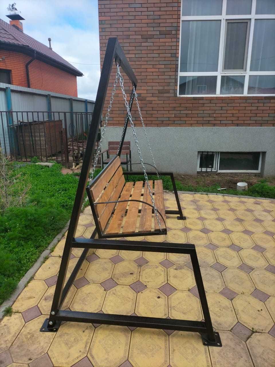 Качеля уличная с навесом и без