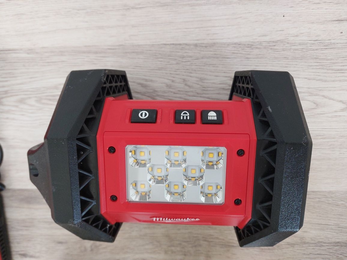 Lampa milwaukee m18 AL, proiector șantier, 2020, stare perfectă