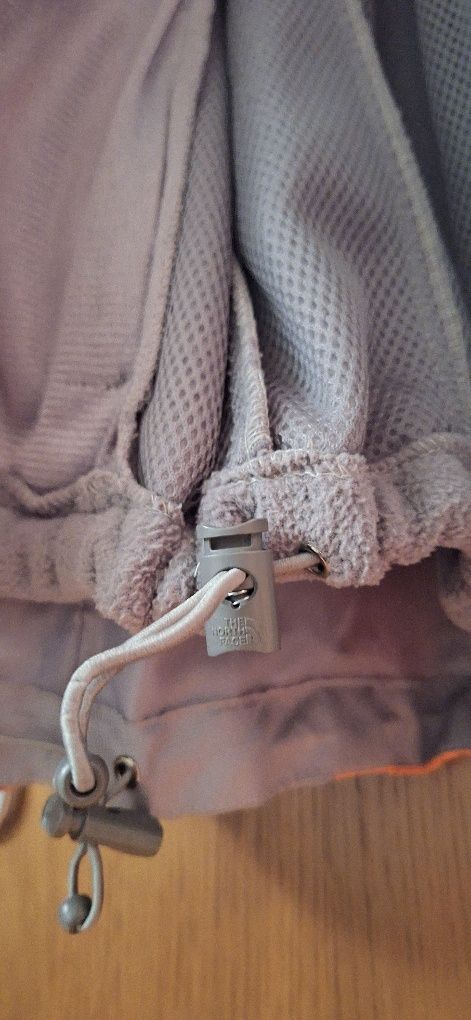 Зимно яке The North Face-M, панталон Crivit-S, шапка Helly Hansen