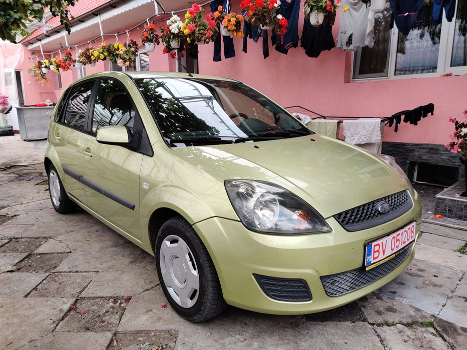 Vând Ford Fiesta 1,6 tdci 90 cp