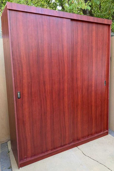 Dulap cu 2 usi glisante; Dressing cu rafturi si bara; Sifonier