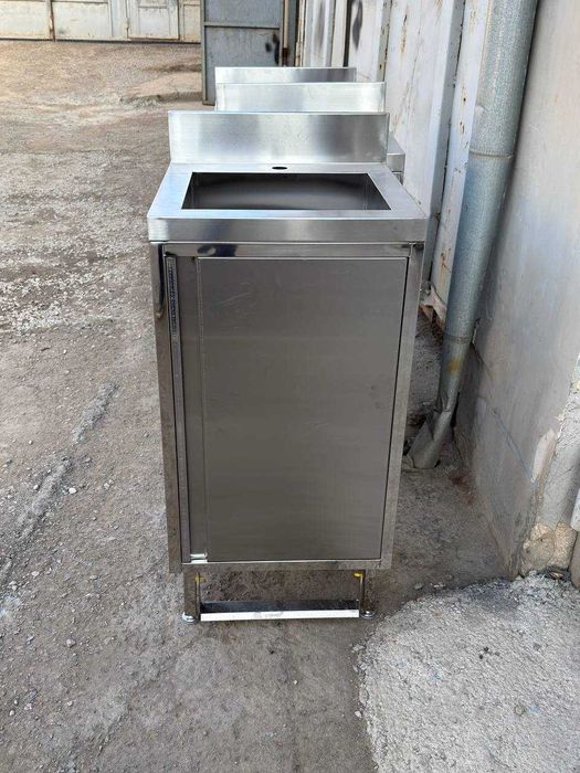 Бесконтактная ( педальная ) мойка. рукомойник