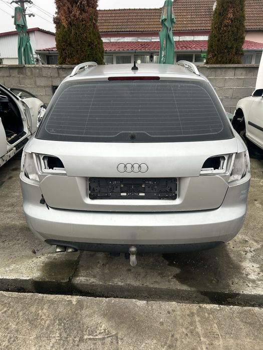 Haion spate Audi A4 B7 break culoare argintiu