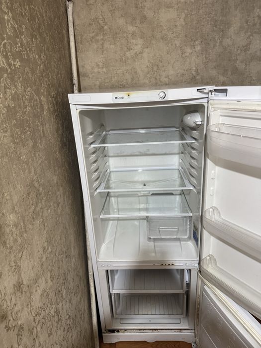 Холодильник indesit